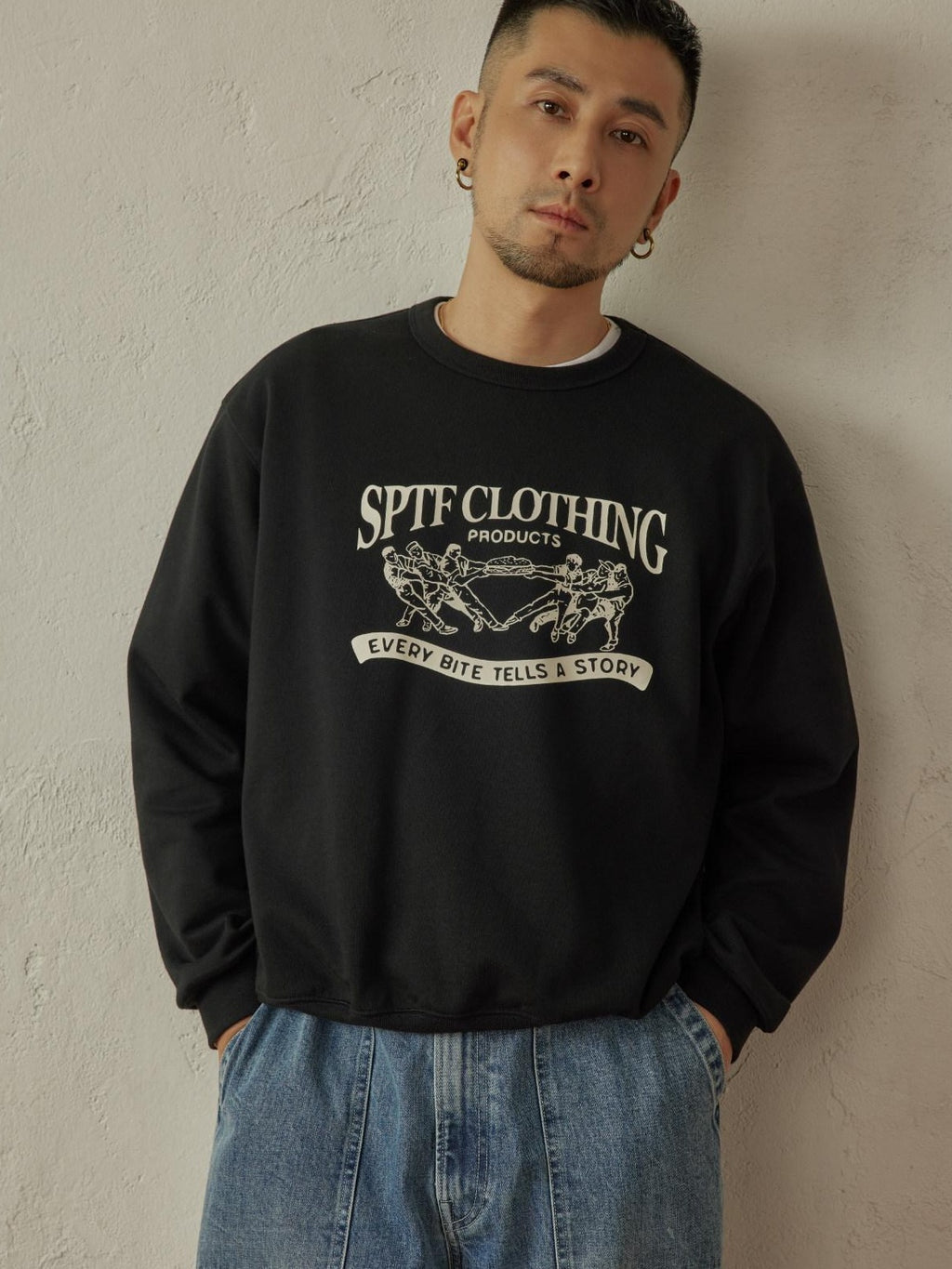 SUPERTOFU Warm Cotton Crewneck Hand Drawn Graphic Pullover Unisex Casual Sweatshirts
