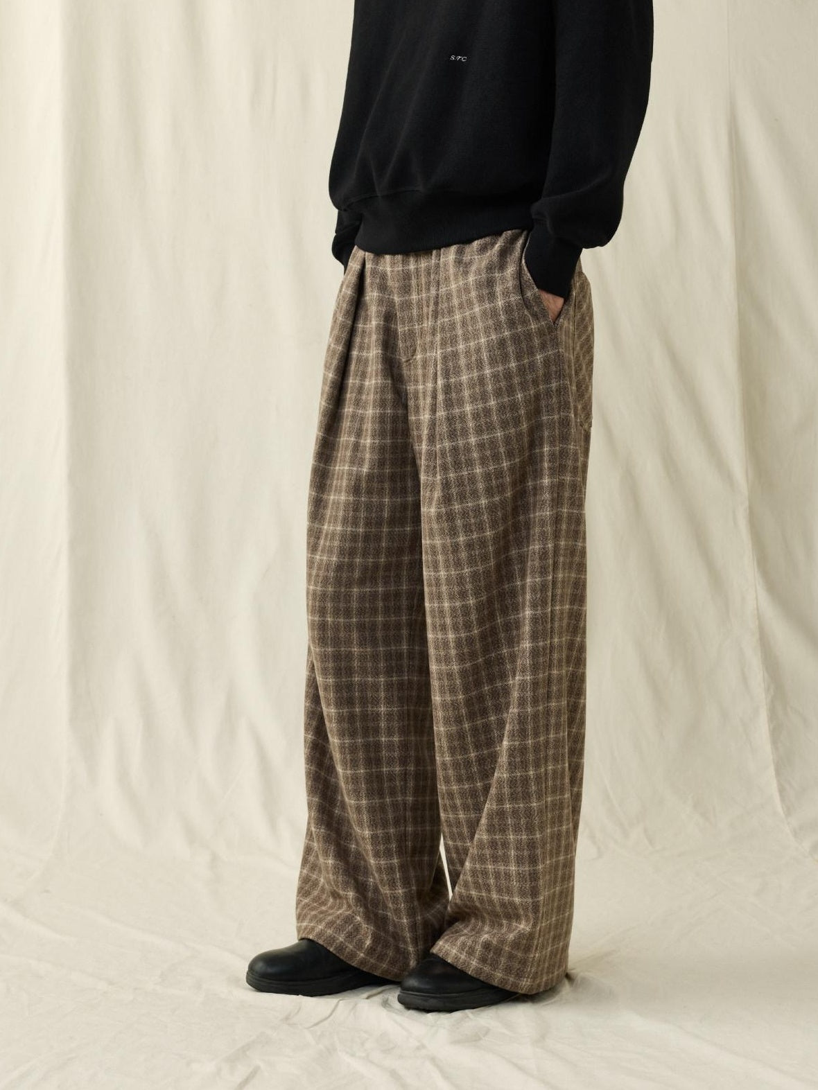 SUPERTOFU Warm Wool Blend Casual Relaxed Unisex Plaid Brown Khaki Wide-Leg Pants