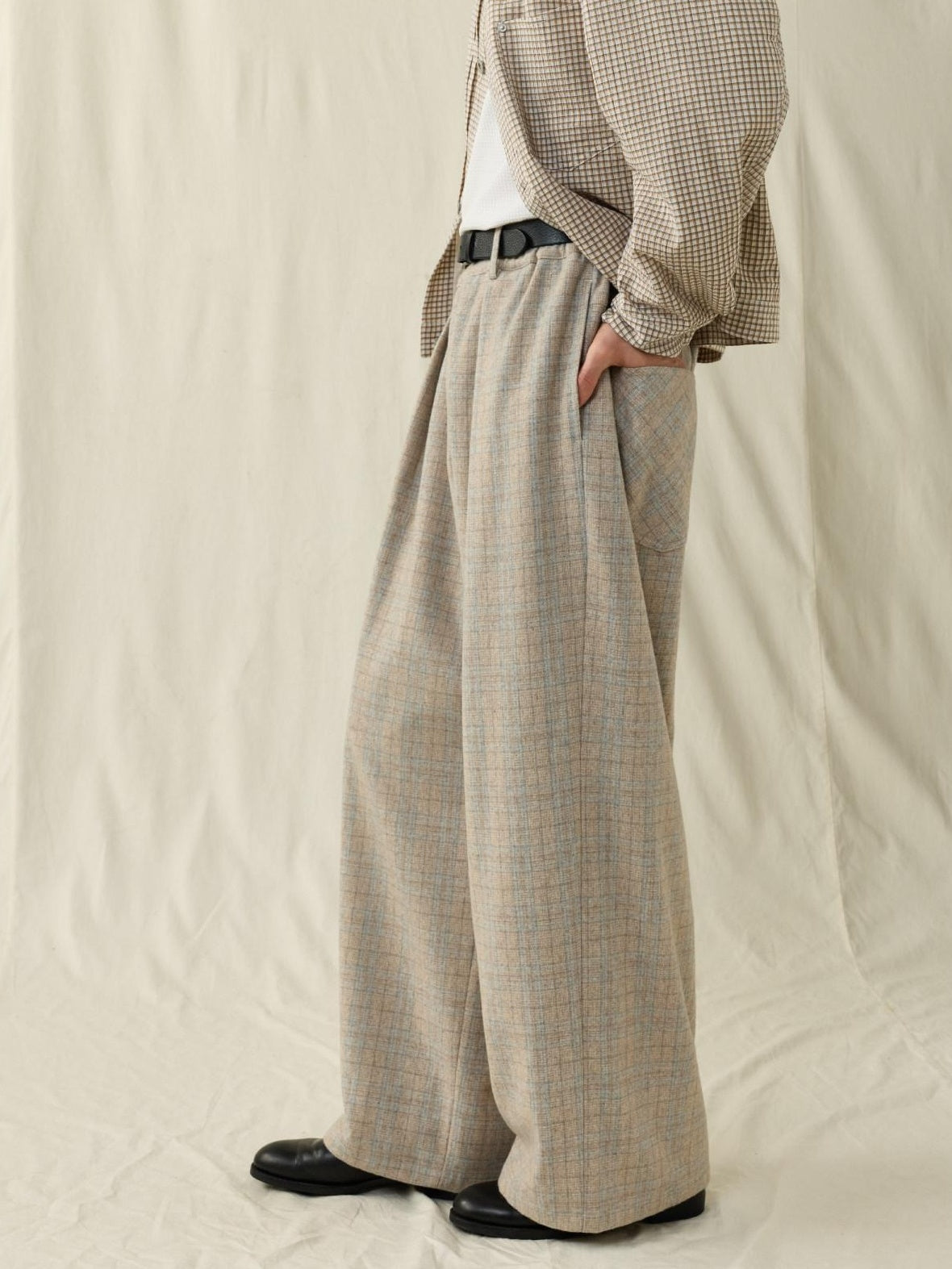 SUPERTOFU Warm Wool Blend Casual Relaxed Unisex Plaid Brown Khaki Wide-Leg Pants