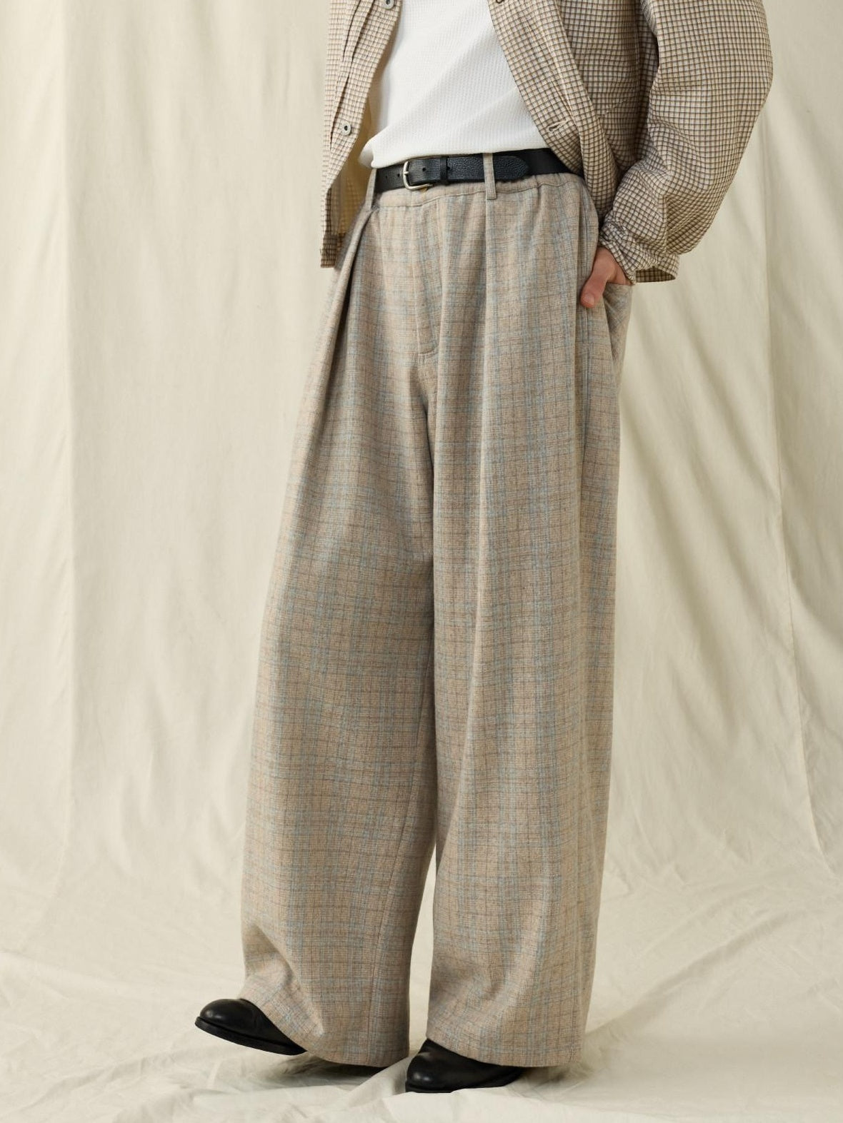 SUPERTOFU Warm Wool Blend Casual Relaxed Unisex Plaid Brown Khaki Wide-Leg Pants