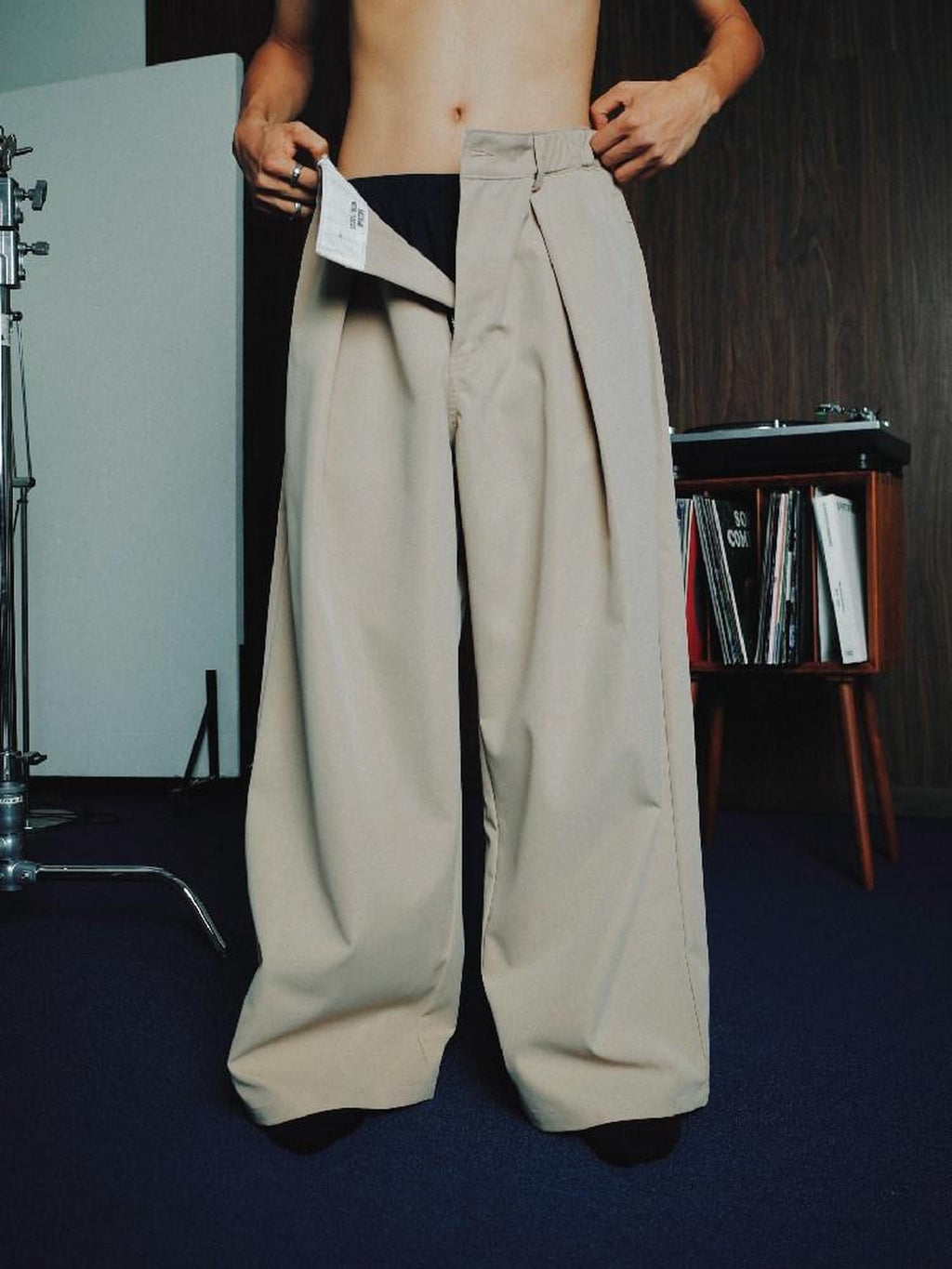 SUPERTOFU Wrinkle Resistant Relaxed Wide Leg Everyday Casual Khaki Black Chinos