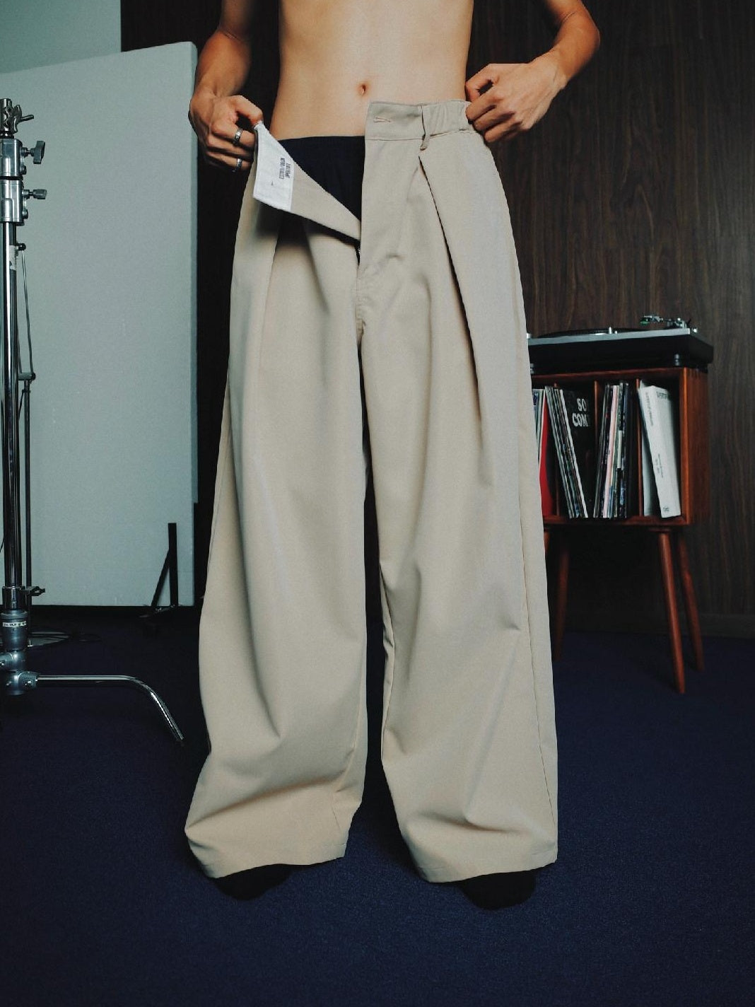 SUPERTOFU Wrinkle Resistant Relaxed Wide Leg Everyday Casual Khaki Black Chinos