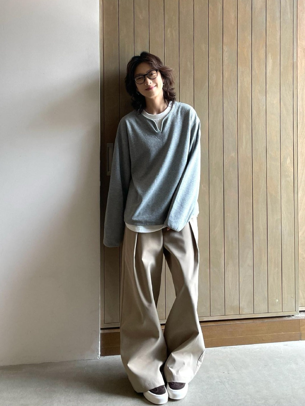 SUPERTOFU Wrinkle Resistant Relaxed Wide Leg Everyday Casual Khaki Black Chinos