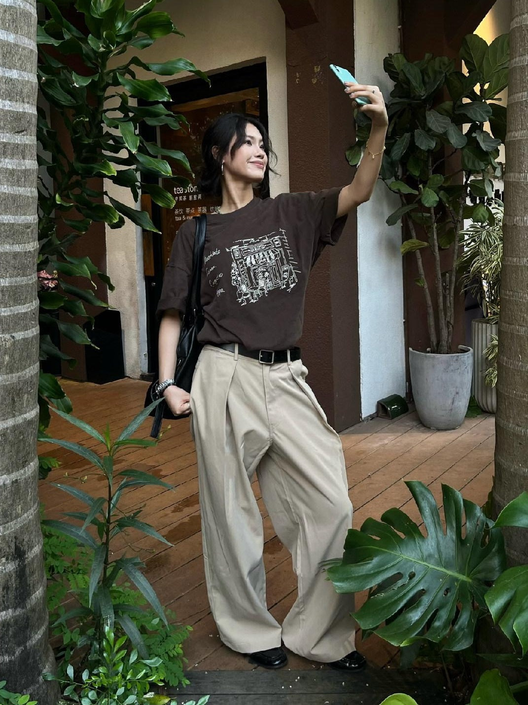 SUPERTOFU Wrinkle Resistant Relaxed Wide Leg Everyday Casual Khaki Black Chinos