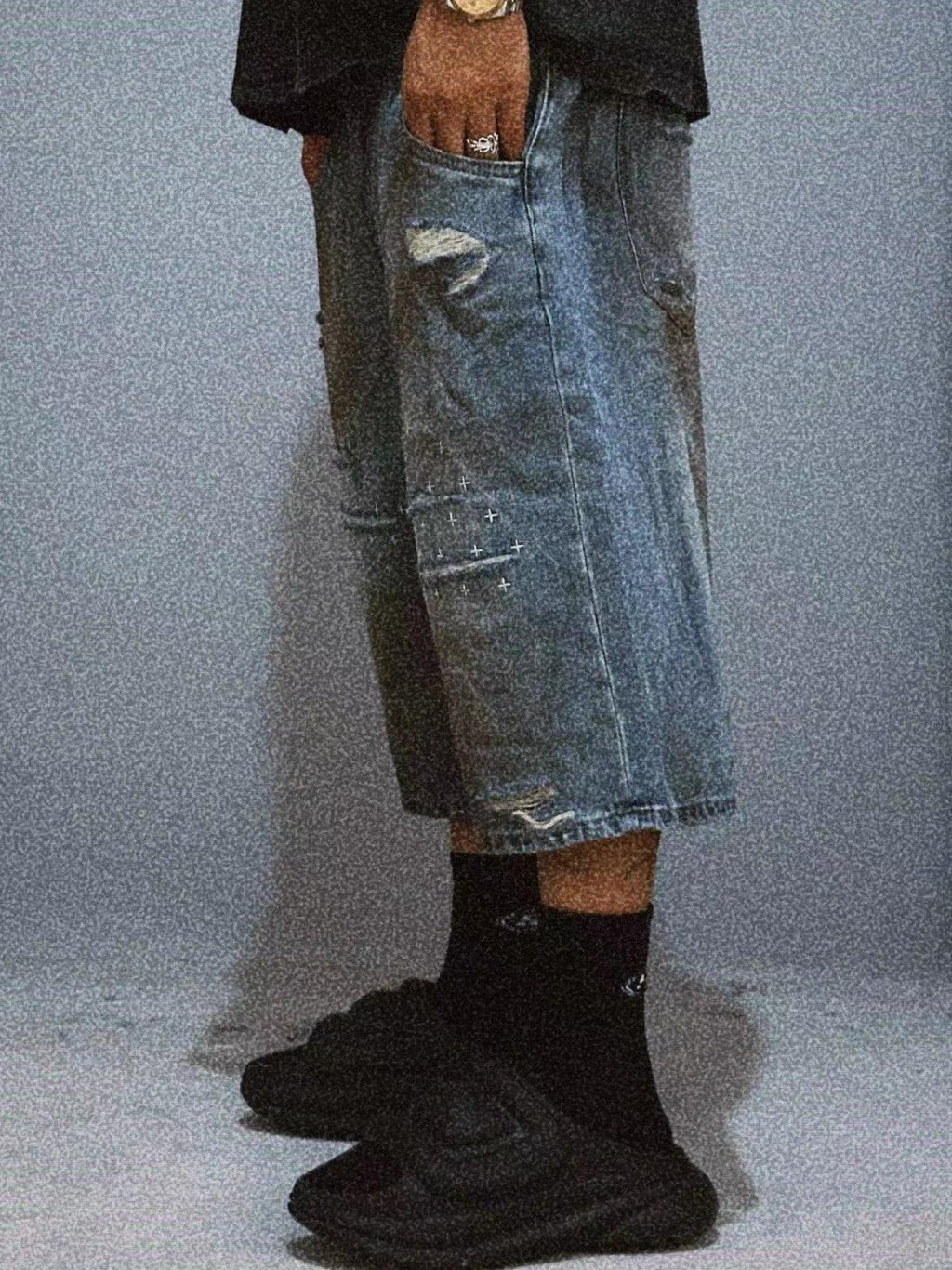 TH4SWE Distressed Denim Straight Leg Mid Low Rise Knee Length Youth Navy Short Trousers