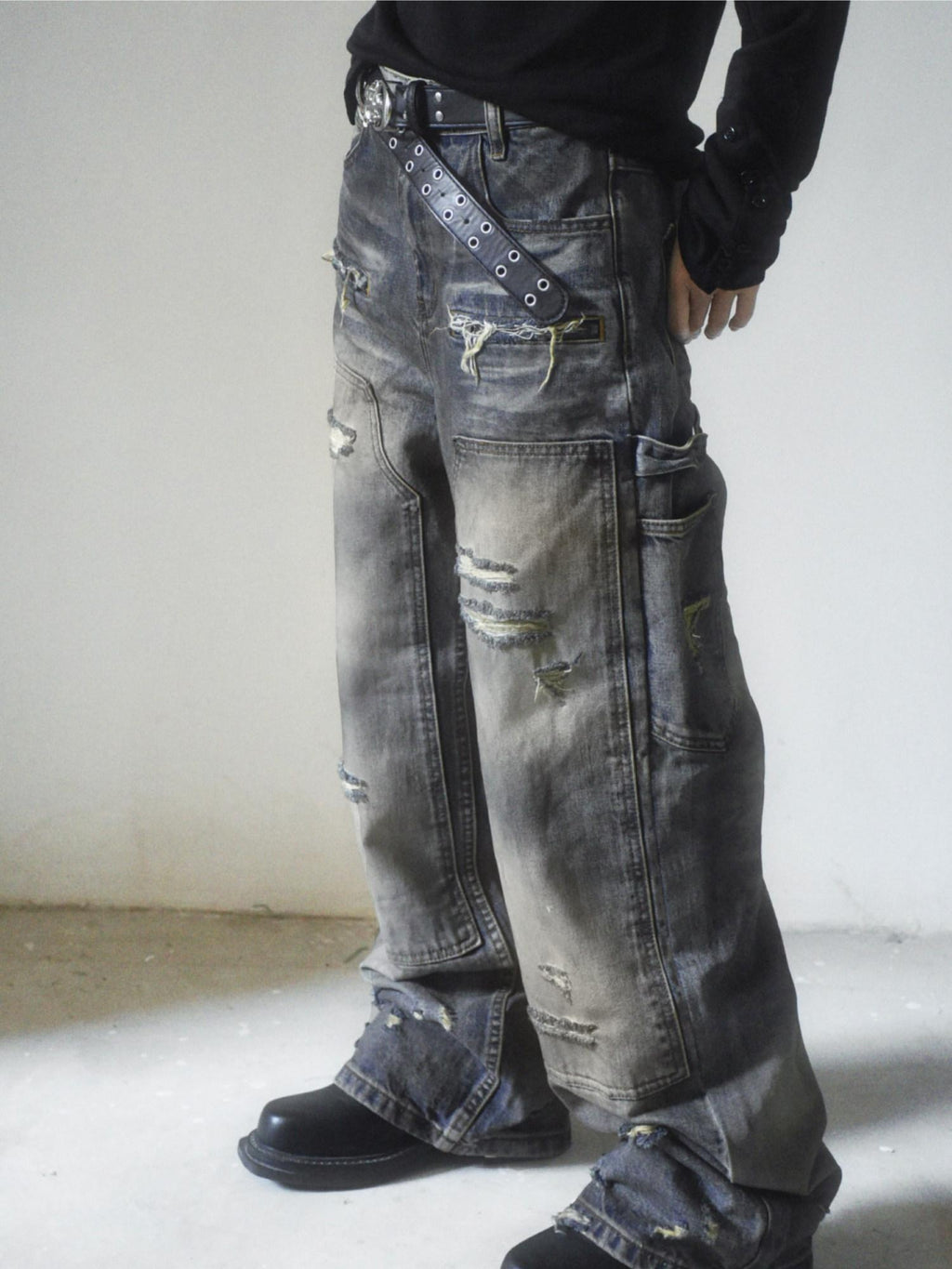 TH4SWE Distressed Mid Rise Deep Blue Cotton Button Fly Unisex Denim Straight Jeans
