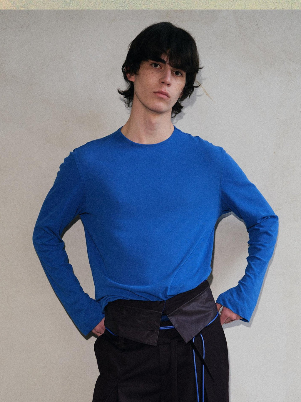 soknot Deep Indigo Round Neck Solid Pullover Men's Cotton Long Sleeve T-shirts